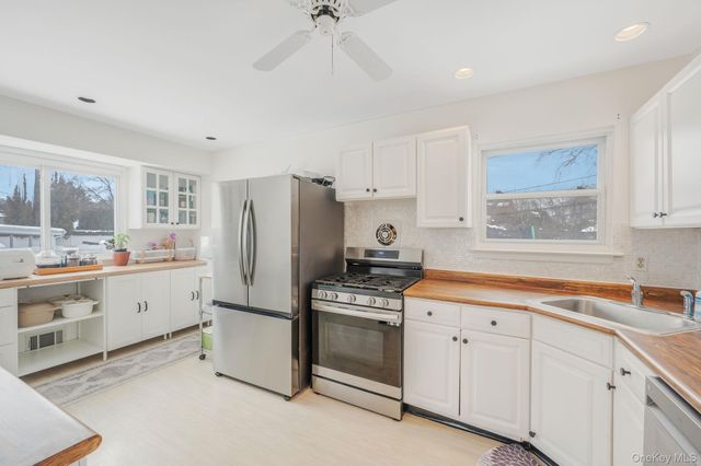 7 Seneca Drive, Commack, NY 11725