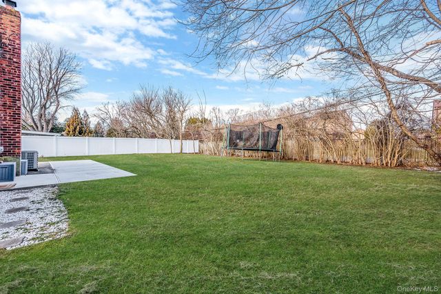 7 Seneca Drive, Commack, NY 11725