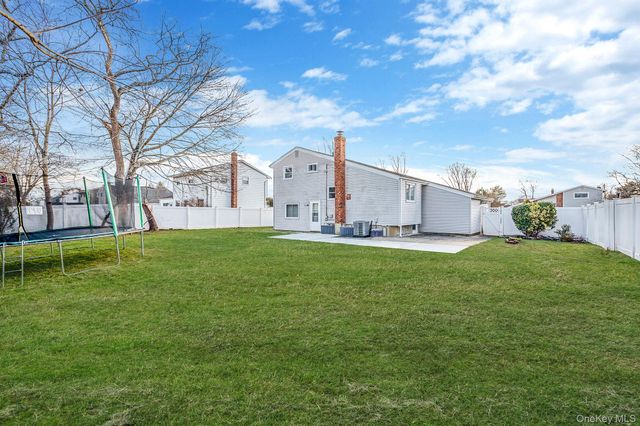 7 Seneca Drive, Commack, NY 11725