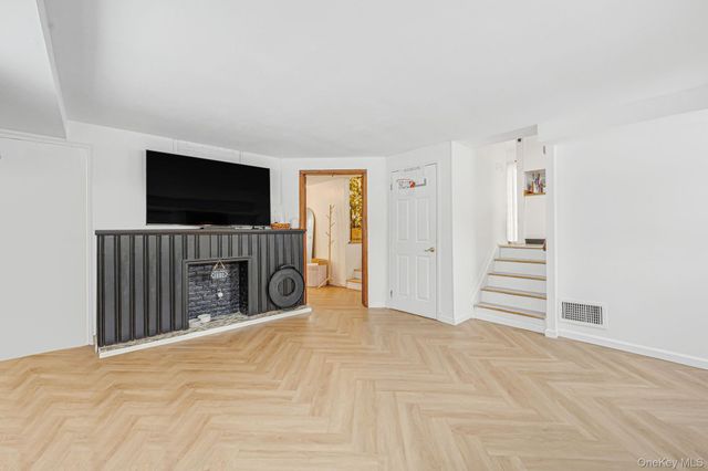 7 Seneca Drive, Commack, NY 11725