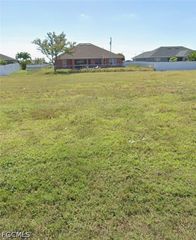 414 Kismet PKWY W, Cape Coral, FL 33993