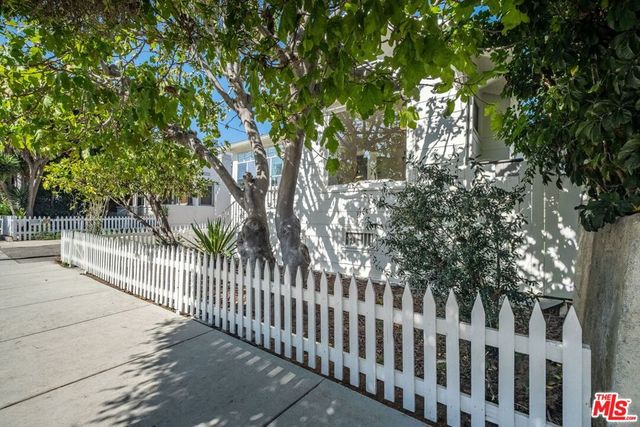 2821 2nd Street, Santa Monica, CA 90405