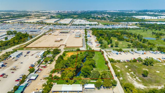 500 W Oakdale Drive, Grand Prairie, TX 75050