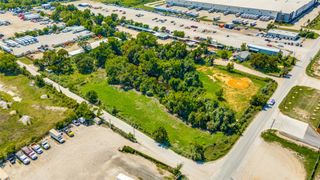 500 W Oakdale Drive, Grand Prairie, TX 75050