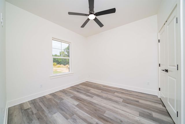 24016 Birdie Ln, Gladewater, TX 75647