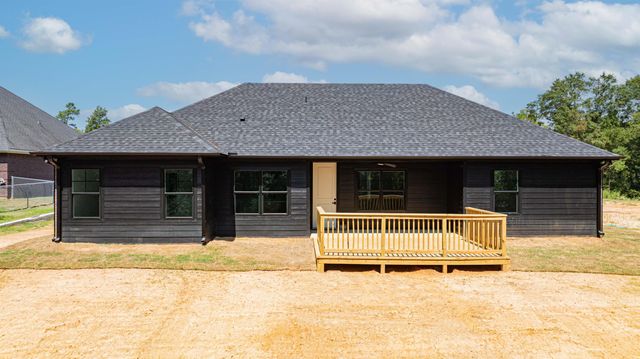 24016 Birdie Ln, Gladewater, TX 75647