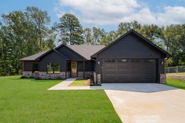 24016 Birdie Ln, Gladewater, TX 75647