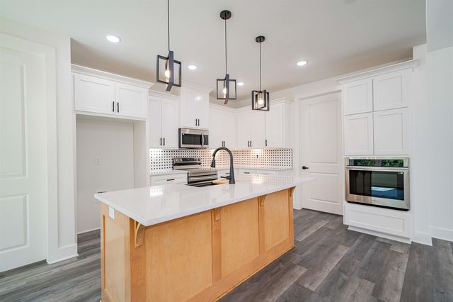 24016 Birdie Ln, Gladewater, TX 75647