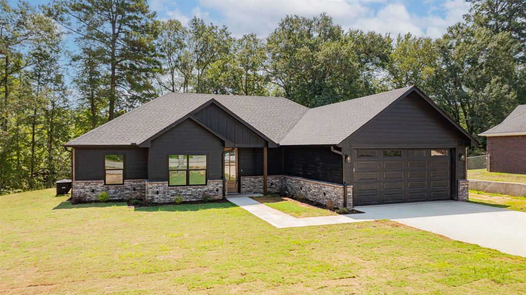 24016 Birdie Ln, Gladewater, TX 75647