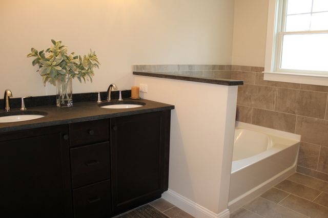 113 Compass Point Drive 92, Douglas, MA 01516