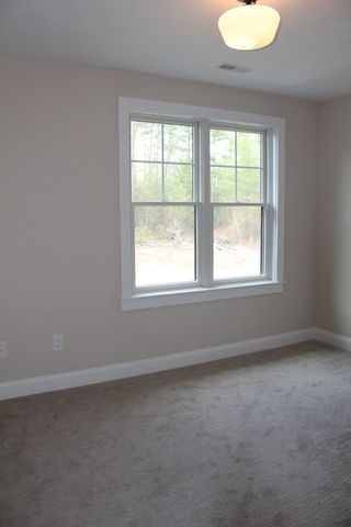 113 Compass Point Drive 92, Douglas, MA 01516