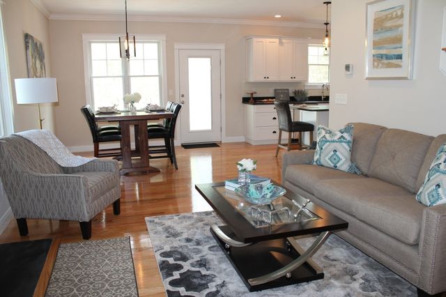 113 Compass Point Drive 92, Douglas, MA 01516