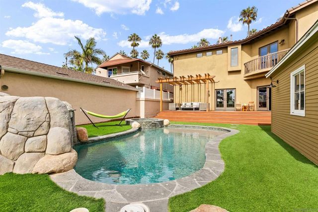 4120 Bayard St, San Diego, CA 92109