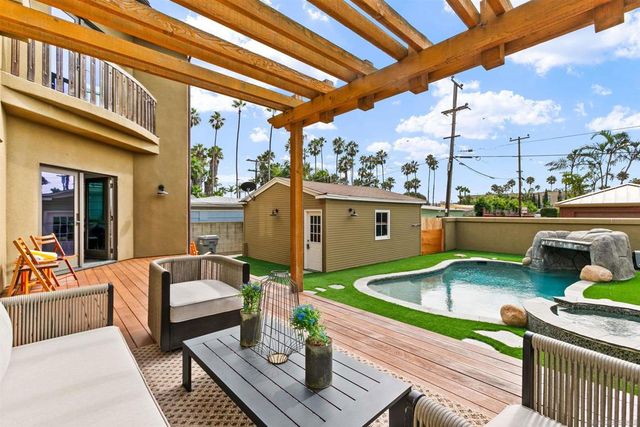 4120 Bayard St, San Diego, CA 92109