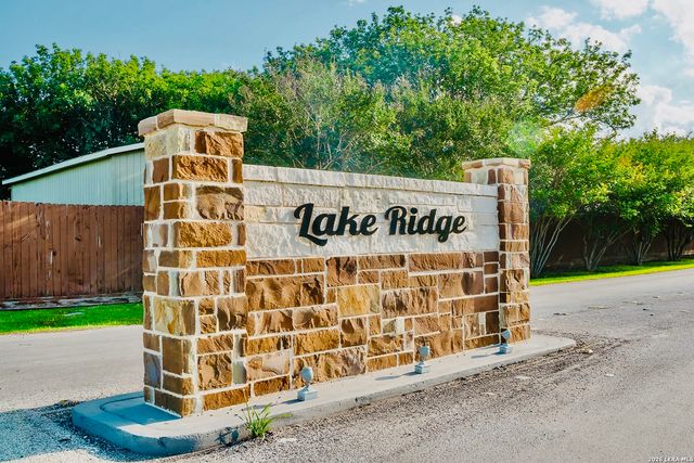 145 BOBWHITE TRL, Seguin, TX 78155
