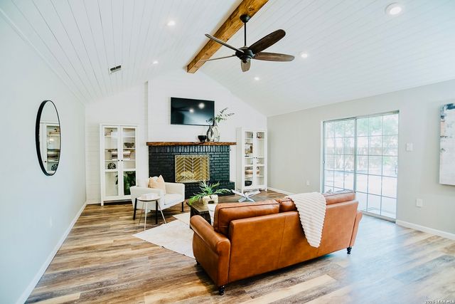 145 BOBWHITE TRL, Seguin, TX 78155