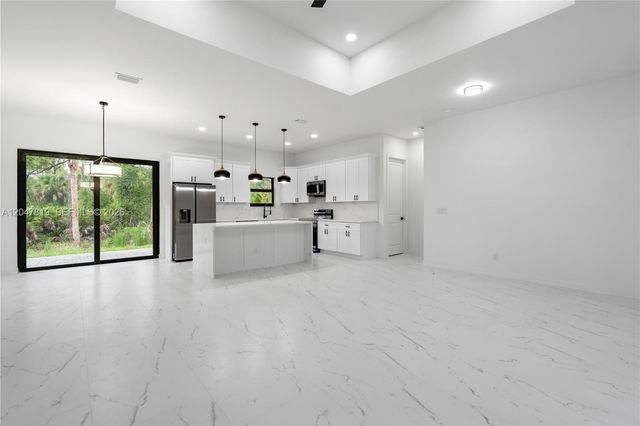 12086 Chamberlain Blvd, Port Charlotte, FL 33953