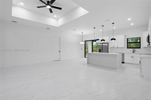 12086 Chamberlain Blvd, Port Charlotte, FL 33953