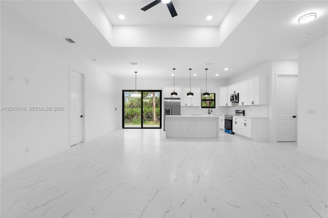 12086 Chamberlain Blvd, Port Charlotte, FL 33953