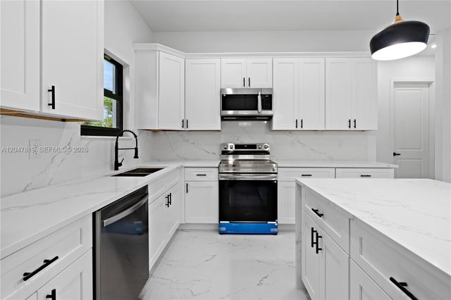 12086 Chamberlain Blvd, Port Charlotte, FL 33953