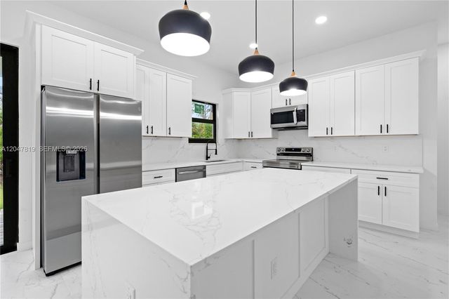 12086 Chamberlain Blvd, Port Charlotte, FL 33953