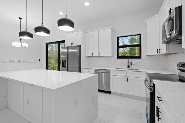 12086 Chamberlain Blvd, Port Charlotte, FL 33953