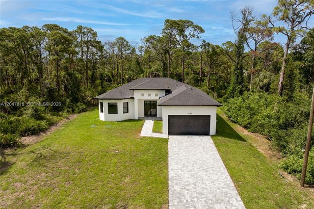12086 Chamberlain Blvd, Port Charlotte, FL 33953