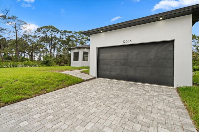 12086 Chamberlain Blvd, Port Charlotte, FL 33953