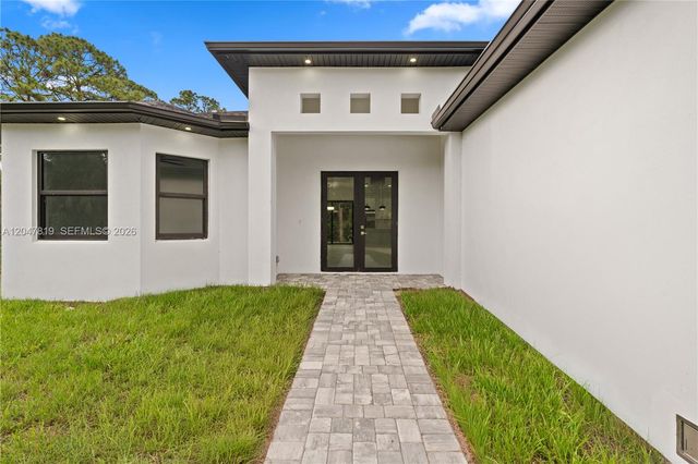 12086 Chamberlain Blvd, Port Charlotte, FL 33953