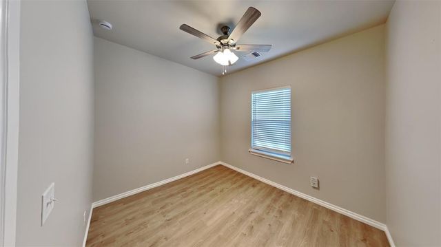 8012 Labelle Drive, Warr Acres, OK 73132