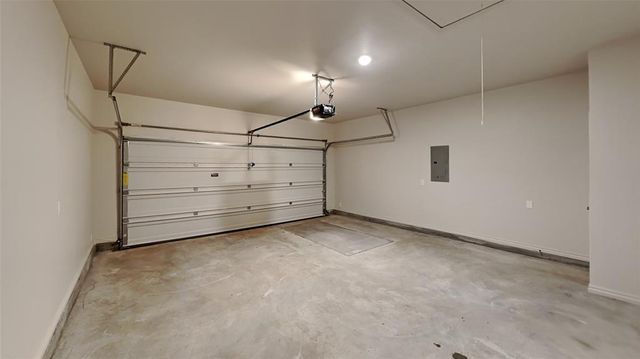 8012 Labelle Drive, Warr Acres, OK 73132