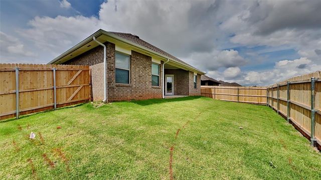 8012 Labelle Drive, Warr Acres, OK 73132