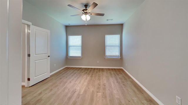 8012 Labelle Drive, Warr Acres, OK 73132