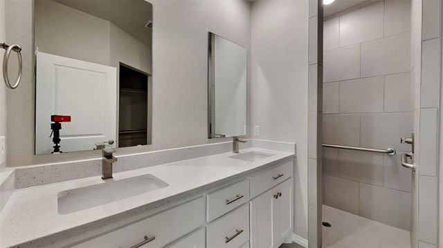 8012 Labelle Drive, Warr Acres, OK 73132