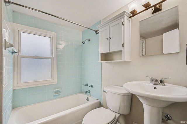 2403 Corby Boulevard, South Bend, IN 46615