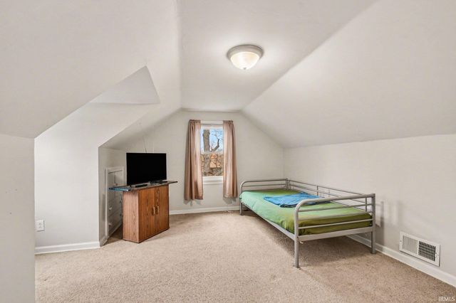 2403 Corby Boulevard, South Bend, IN 46615