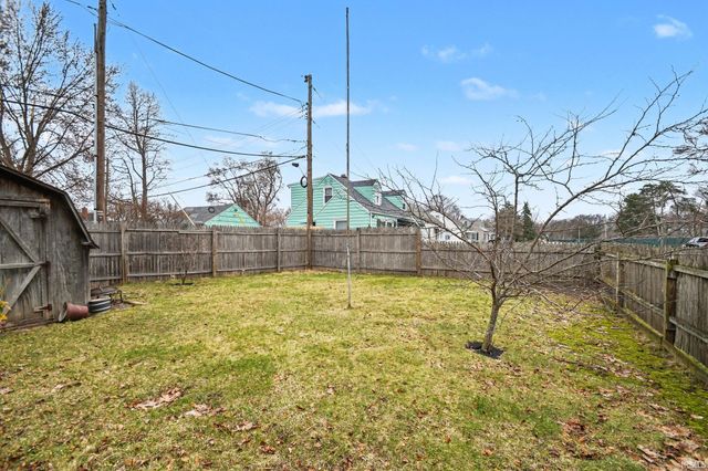 2403 Corby Boulevard, South Bend, IN 46615