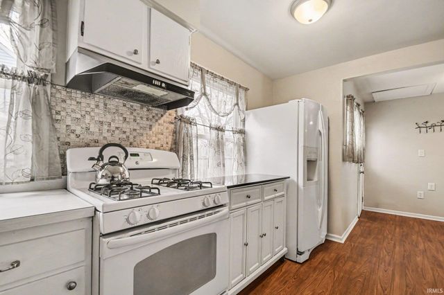 2403 Corby Boulevard, South Bend, IN 46615