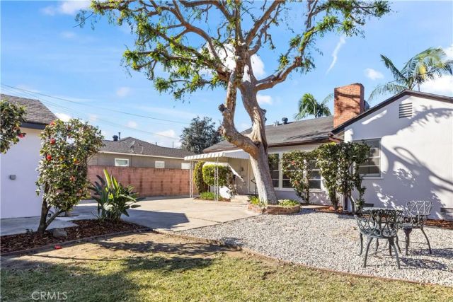 9530 Rives Avenue, Downey, CA 90240