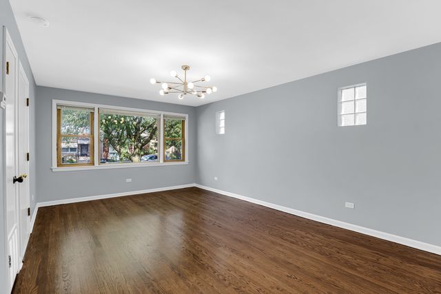 5420 N Central Avenue 1, Chicago, IL 60630