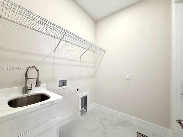 3442 66th Ave NE, Naples, FL 34120