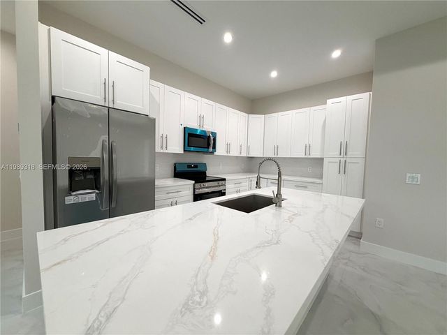 3442 66th Ave NE, Naples, FL 34120