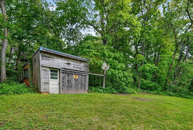 7008 Lavina Road, Dane, WI 53529