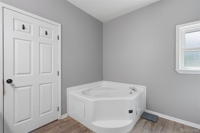 5885 Rowland Pine Court, Marion Township, MI 48843
