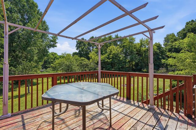 5885 Rowland Pine Court, Marion Township, MI 48843