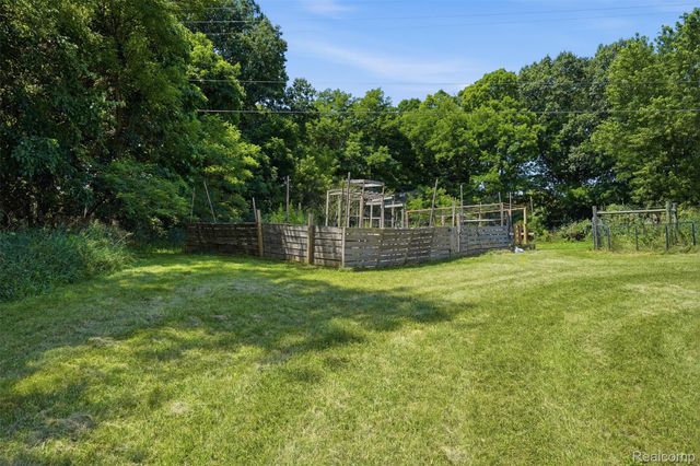5885 Rowland Pine Court, Marion Township, MI 48843