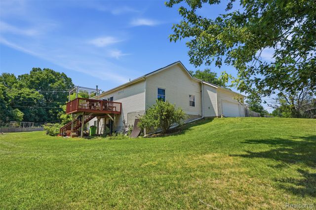 5885 Rowland Pine Court, Marion Township, MI 48843