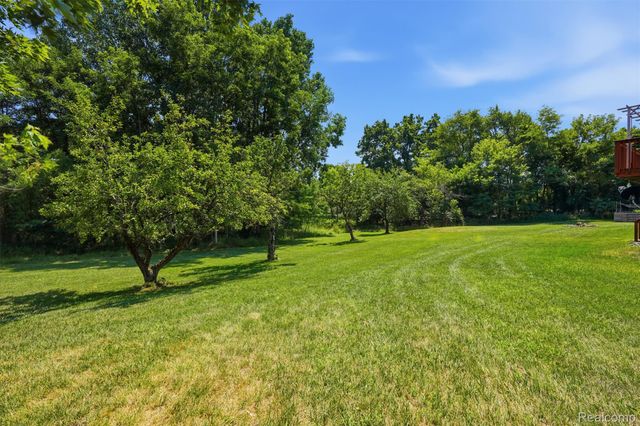5885 Rowland Pine Court, Marion Township, MI 48843