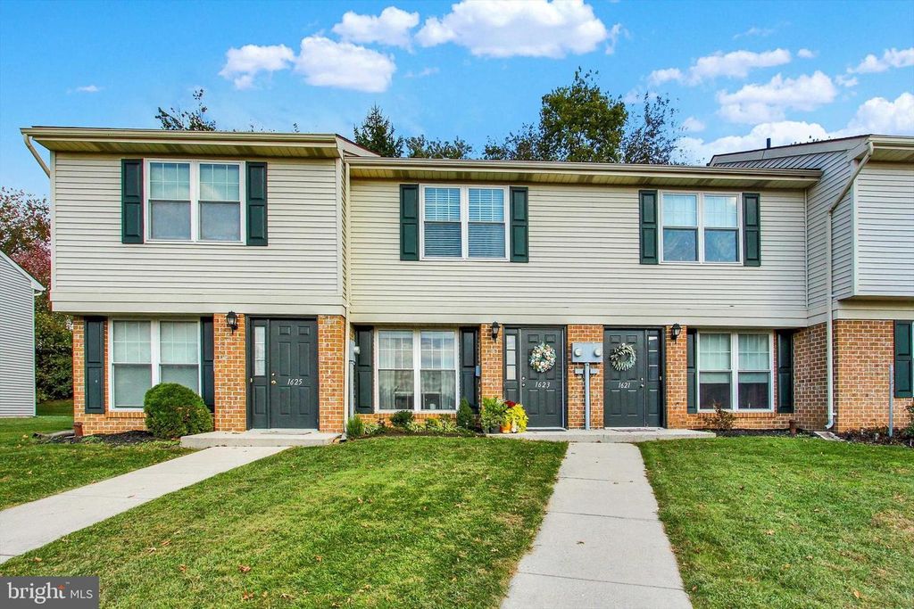 1623 LONG DR #112, York, PA 17406