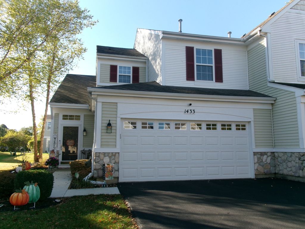 1433 White Pine Lane, Bolingbrook, IL 60490